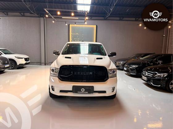 RAM CLASSIC 5.7 V8 GASOLINA LARAMIE CD 4X4 AUTOMÁTICO RAM CLASSIC 5.7 V8 GASOLINA LARAMIE CD 4X4 AUTOMÁTICO